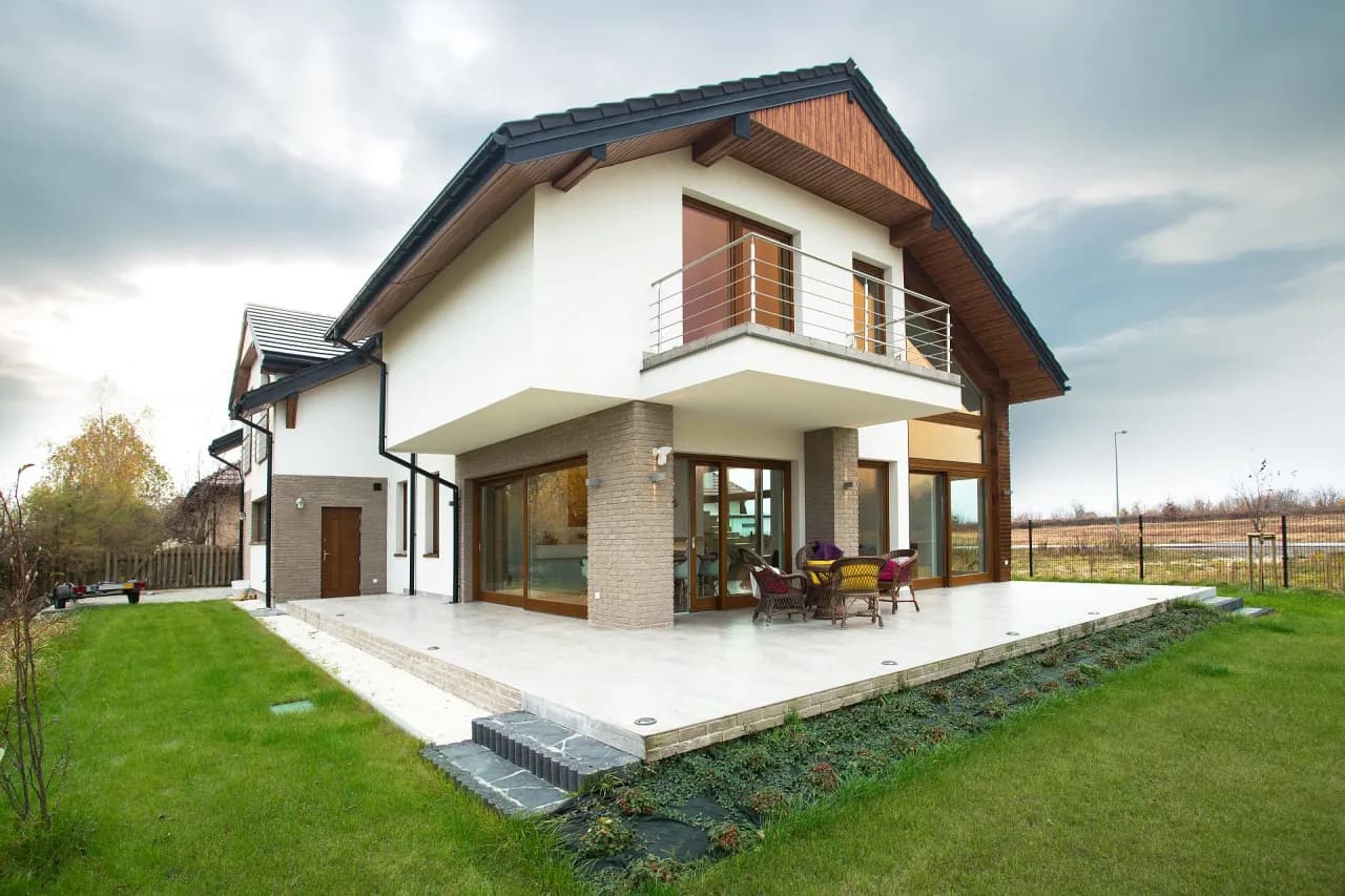 Jakie farby na elewacje domu zapewnią trwałość i estetykę? Jakie farby na elewacje domu zapewnią trwałość i estetykę?