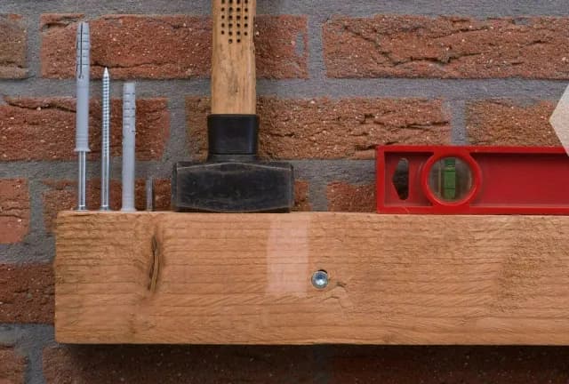 Jak zamontować belkę do elewacji - uniknij najczęstszych błędów montażowych Jak zamontować belkę do elewacji - uniknij najczęstszych błędów montażowych