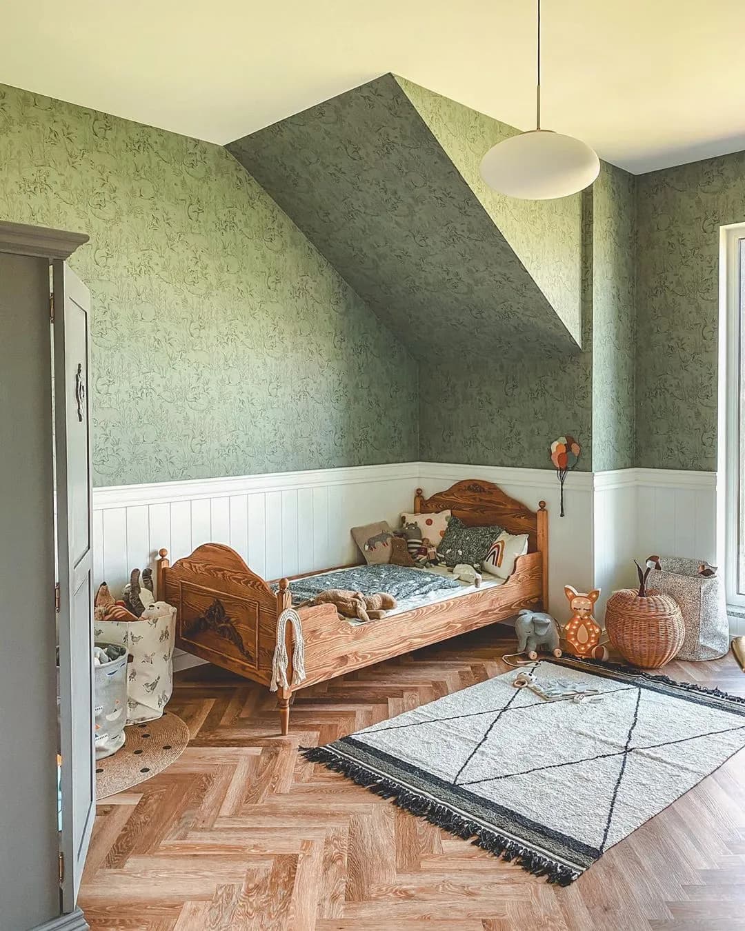 Tapeta jak boazeria – nowoczesne rozwiązanie dla stylowych wnętrz Tapeta jak boazeria – nowoczesne rozwiązanie dla stylowych wnętrz