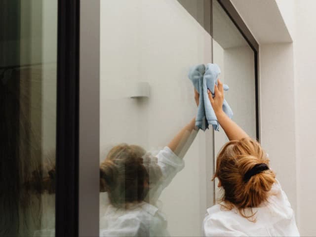 Jak myć okna bez płynu i skutecznie unikać chemii w domu Jak myć okna bez płynu i skutecznie unikać chemii w domu